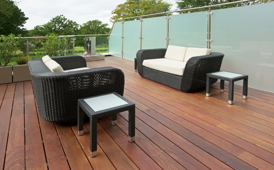 Jakie krzesła wybrać do ogrodu, na taras lub balkon?