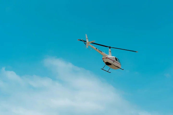 Warszawa z góry – jak wygląda lot widokowy helikopterem z Babic?