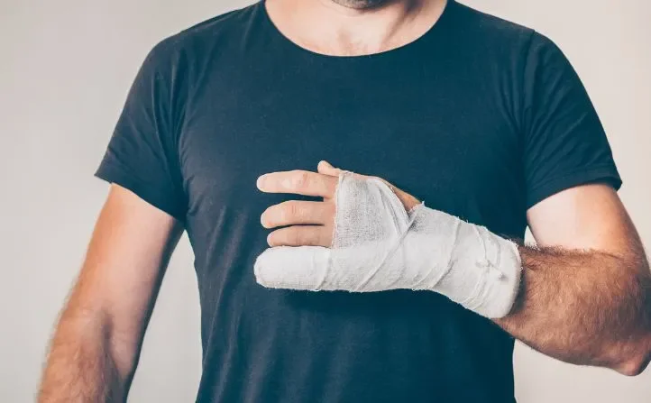 Lekki gips HM CAST pozwala szybciej wrócić do sprawności i dba o zdrowie skóry