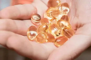 Witamina D3 + K2 – kiedy najlepiej ją przyjmować?