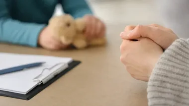 Miała 22 lata, gdy została mamą dla młodszej siostry. Dziś Ela studiuje