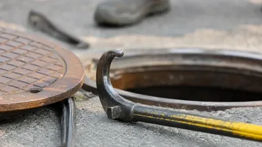 Czyszczenie kanalizacji w Józefowie. Osiem ulic z utrudnieniami