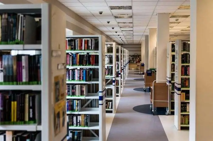 Sylwia Chutnik w Otwocku - spotkanie autorskie w Miejskiej Bibliotece Publicznej