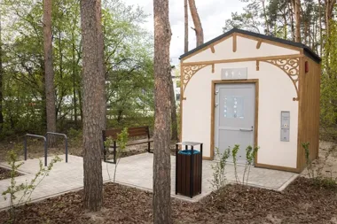 Nowa toaleta przy ul. Małej rusza na majówkę. Jest tuż przy skateparku