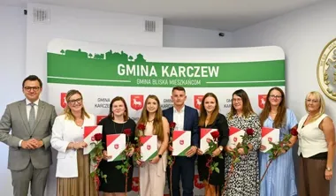 Siedmioro nauczycieli z Karczewa złożyło ślubowanie po zdanym egzaminie