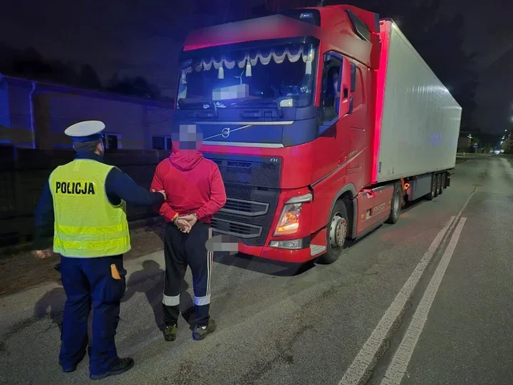 41-latek prowadził ciężarówkę po marihuanie, w kabinie miał narkotyki