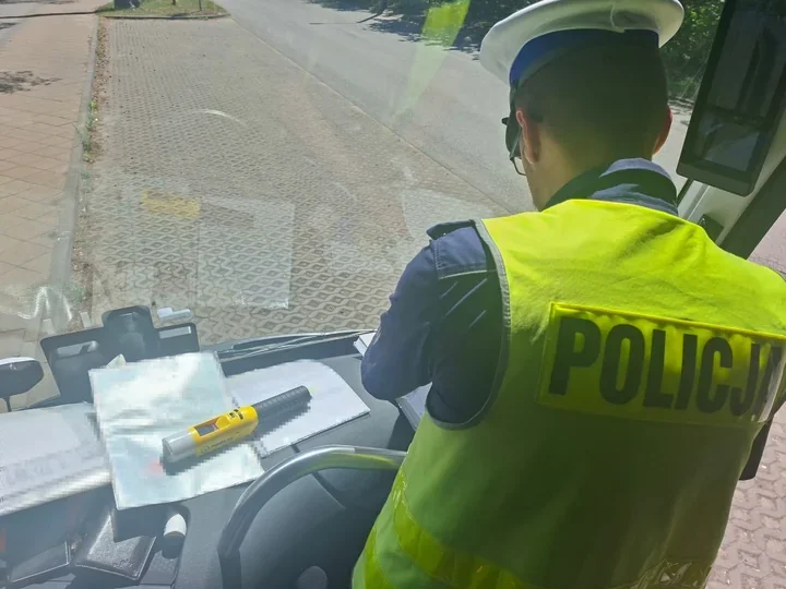 Autokar pod lupą otwockiej drogówki - tak zaczyna się bezpieczny wyjazd