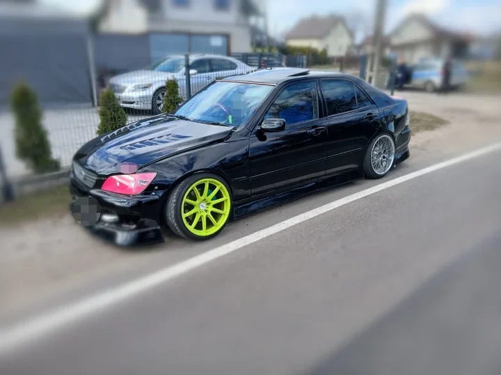 Ten sam Lexus wrócił na drogę - finał był bardzo kosztowny