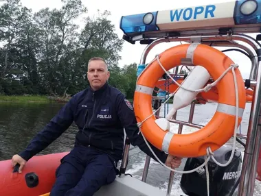 Patrole na wodzie w powiecie otwockim. Policja sprawdza dzikie kąpieliska