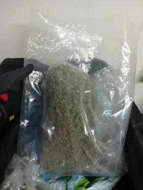 Blisko 4 kg narkotyków i 330 tys. zł. 31-latek trafił do aresztu