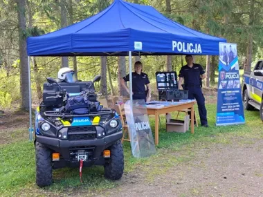 Otwock: dzieci przy policyjnym quadzie. Piknik miał ważny cel