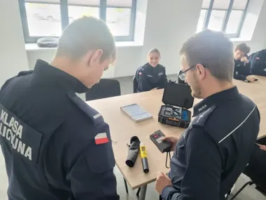 Uczniowie z Otwocka sprawdzili, jak działa drogówka od środka