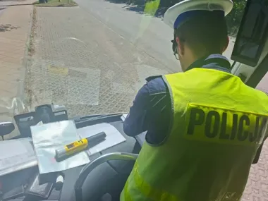 Autokar pod lupą otwockiej drogówki - tak zaczyna się bezpieczny wyjazd
