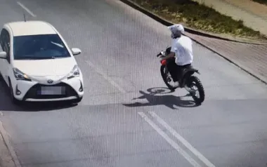 17-latek na elektrycznym crossie bez uprawnień - policja od razu reaguje