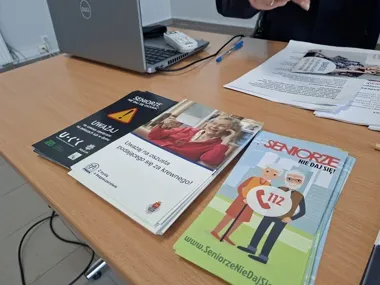 W Celestynowie policja ostrzegła seniorów przed pułapkami, które kosztują majątek