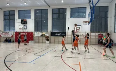 44 drużyny i szybkie akcje. W Otwocku zagrano o puchar starosty