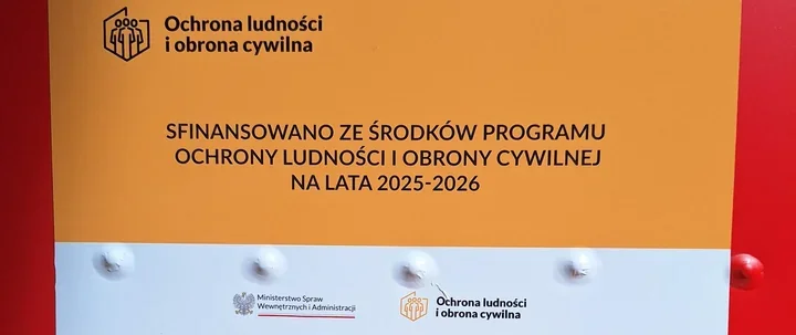 Powiat wyposażył strażaków - łódź ratunkowa i defibrylatory dla Otwocka